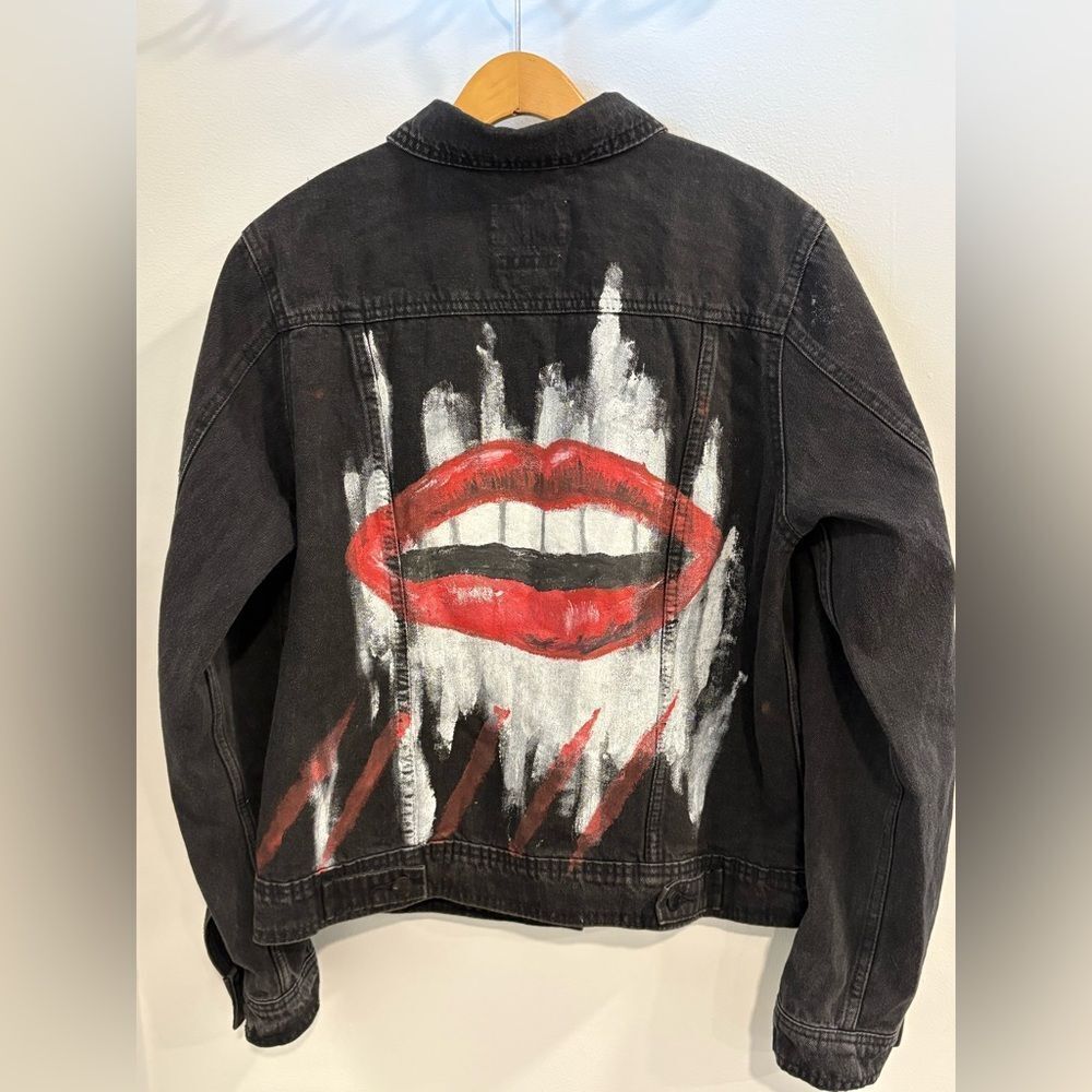 Universal Thread Black Denim Jacket with Bold Lip Design